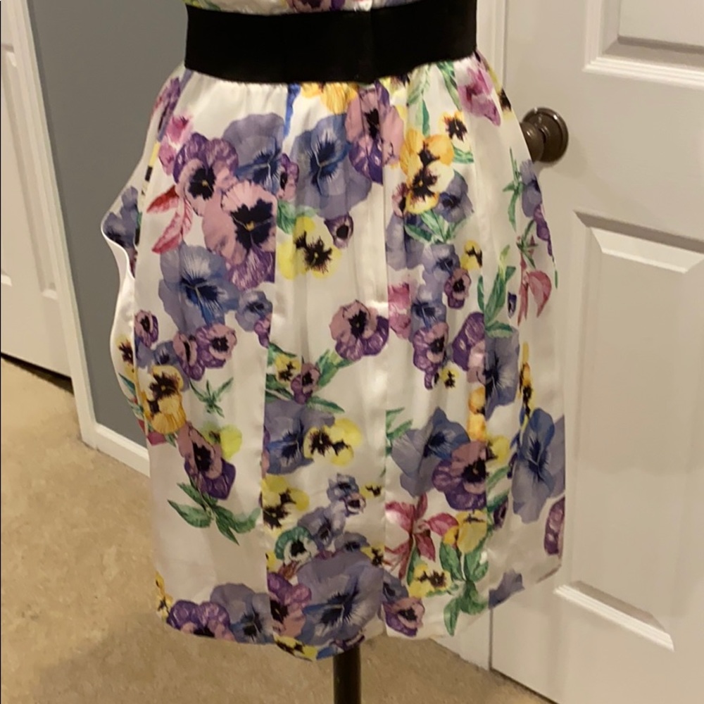Dress - Picture 5 of 5